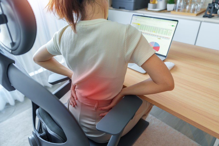 Ból kręgosłupa w odcinku lędźwiowym – przyczyny, leczenie i profilaktyka